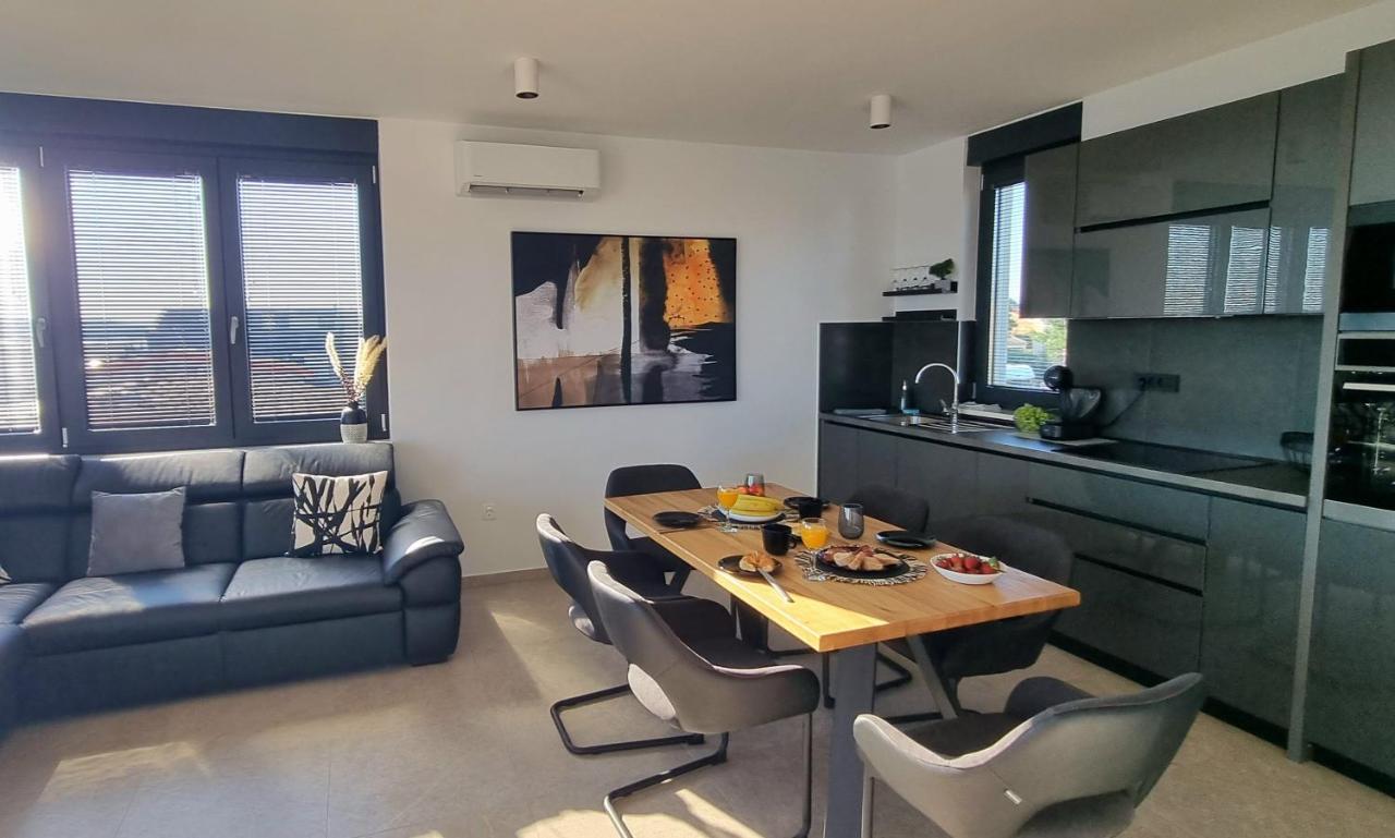 Dinary Penthouse Apartment Vir Buitenkant foto